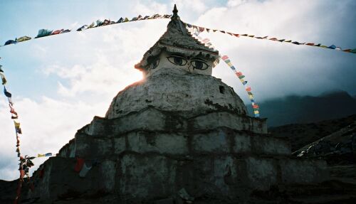 pev-AP08-29-Stupa-Dingboche.jpg